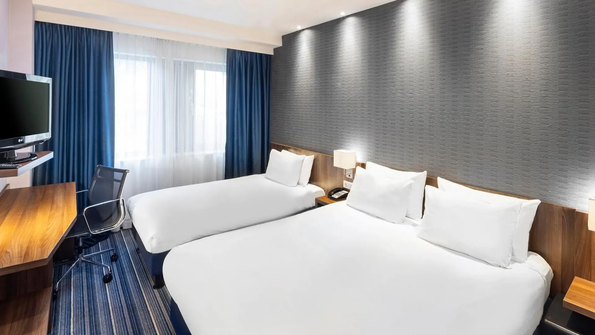 Holiday Inn Express Rotterdam - Central Station By Ihg 3*,  Hollanda